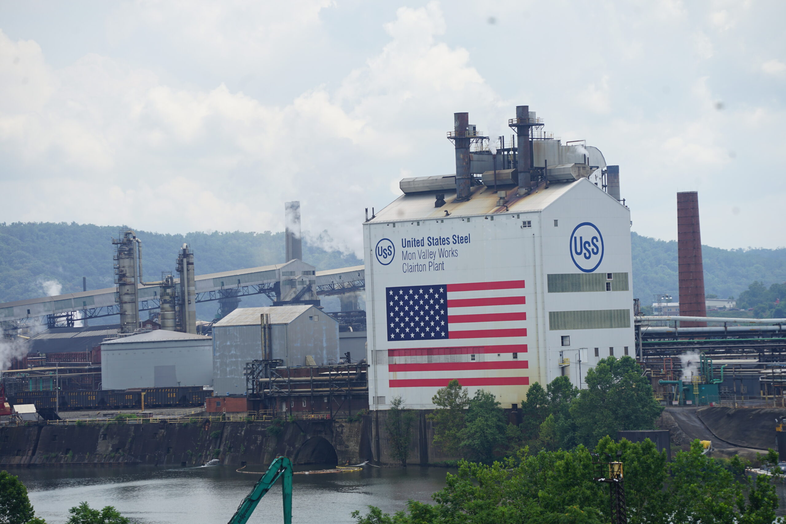 コカレロタワー Clairton Coke Works, site of Monday's explosion, has a history of
